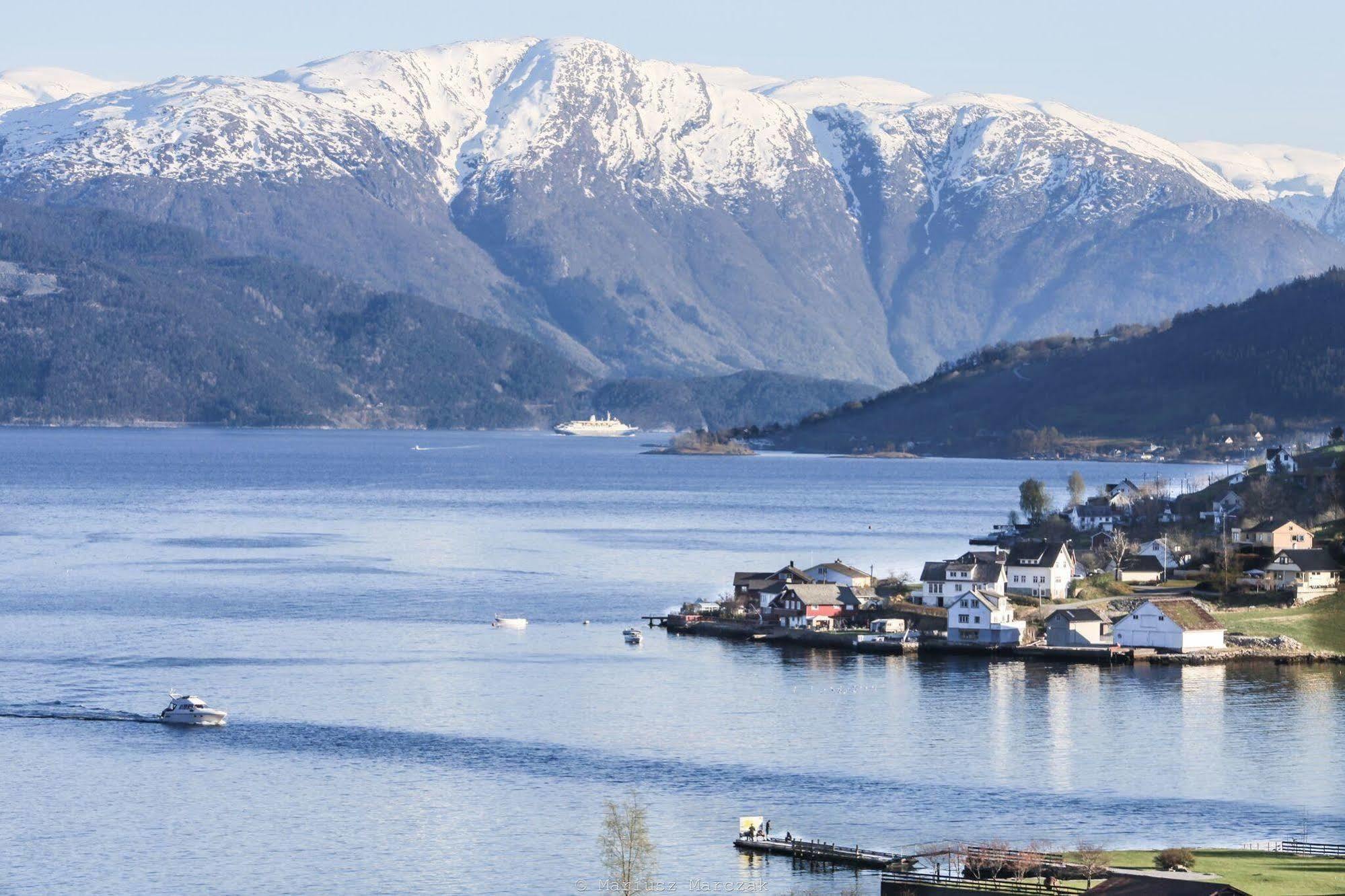 Hardangerfjord Hotel Øystese Exterior foto